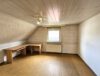 2-Familienhaus bezugsfrei mit Ausbaupotenzial - Zimmer 1 DG