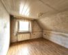 2-Familienhaus bezugsfrei mit Ausbaupotenzial - Zimmer 2 DG