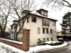 Individuelle ETW mit toller Dachterrasse - Seitlich Liegenschaft